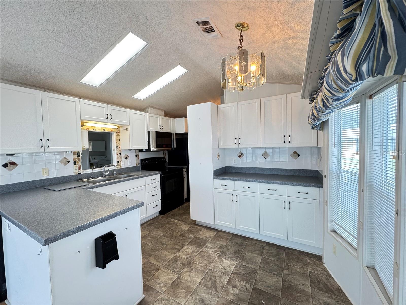 35151 DANNY DR #Lot 114, ZEPHYRHILLS, FL, 33541