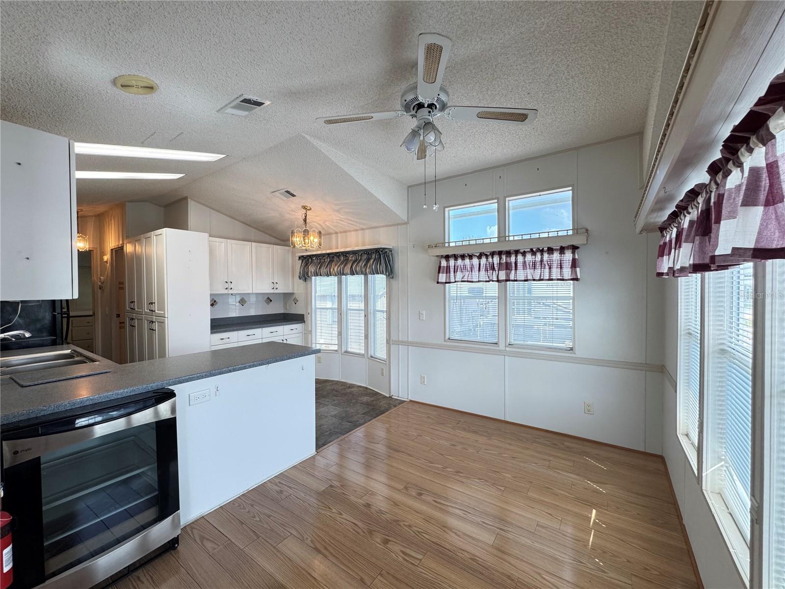 35151 DANNY DR #Lot 114, ZEPHYRHILLS, FL, 33541