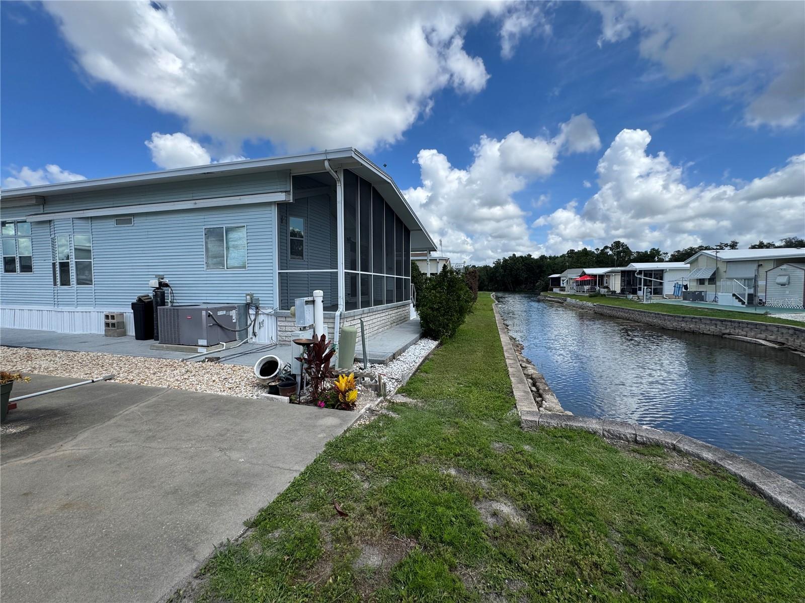 35151 DANNY DR #Lot 114, ZEPHYRHILLS, FL, 33541