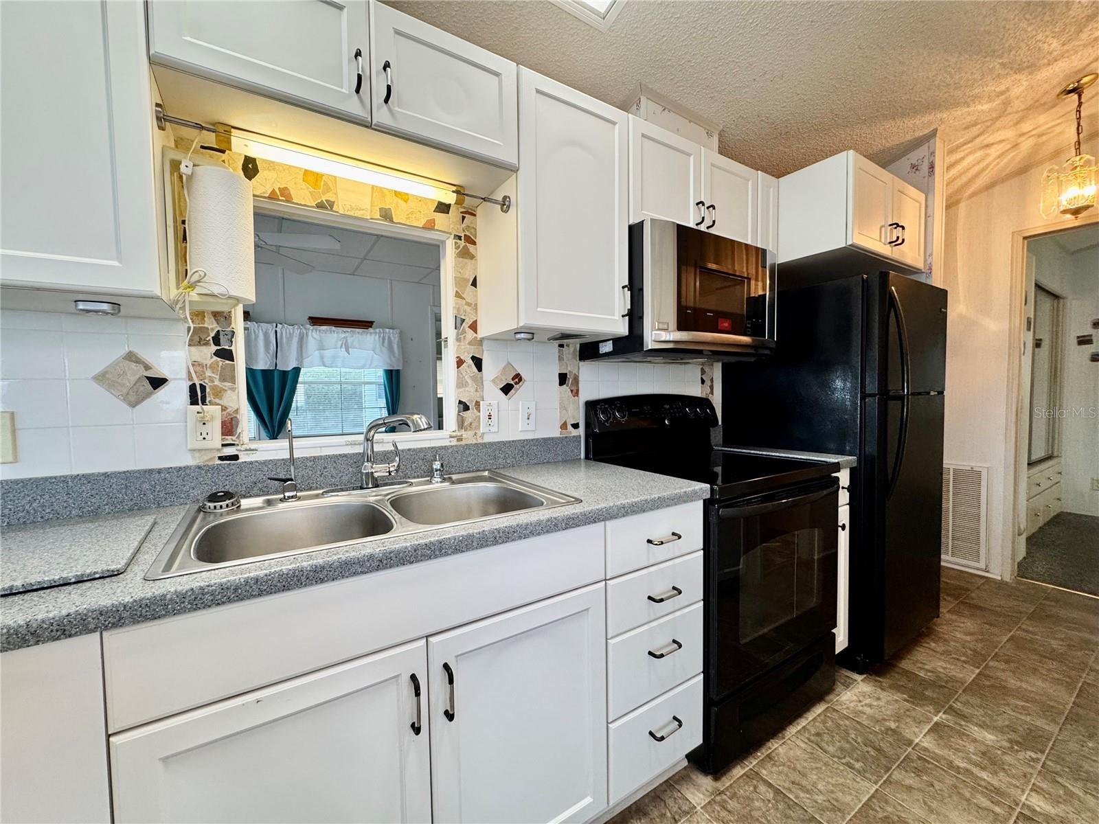 35151 DANNY DR #Lot 114, ZEPHYRHILLS, FL, 33541