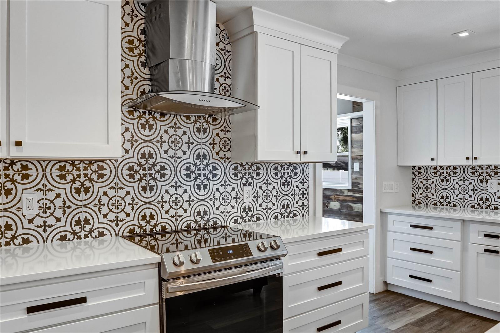 647 E HILLCREST ST, ALTAMONTE SPRINGS, FL, 32701