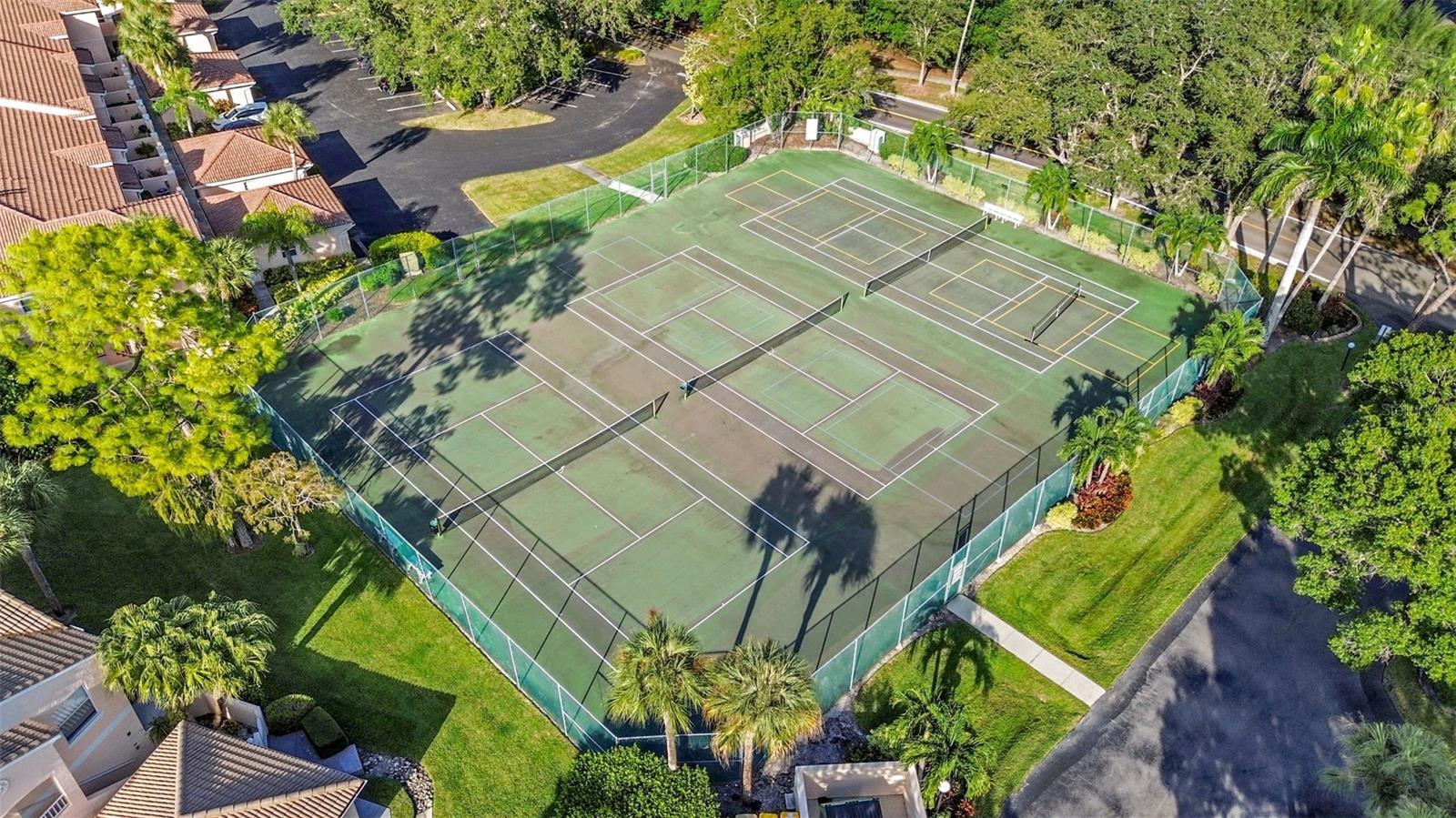 1044 WOODSHIRE LN #B211, NAPLES, FL, 34105