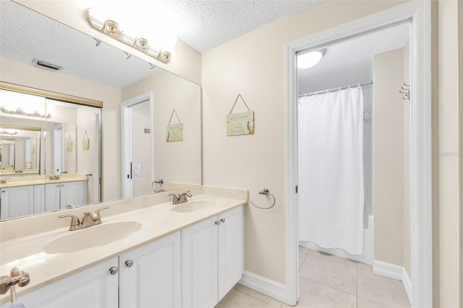 1044 WOODSHIRE LN #B211, NAPLES, FL, 34105