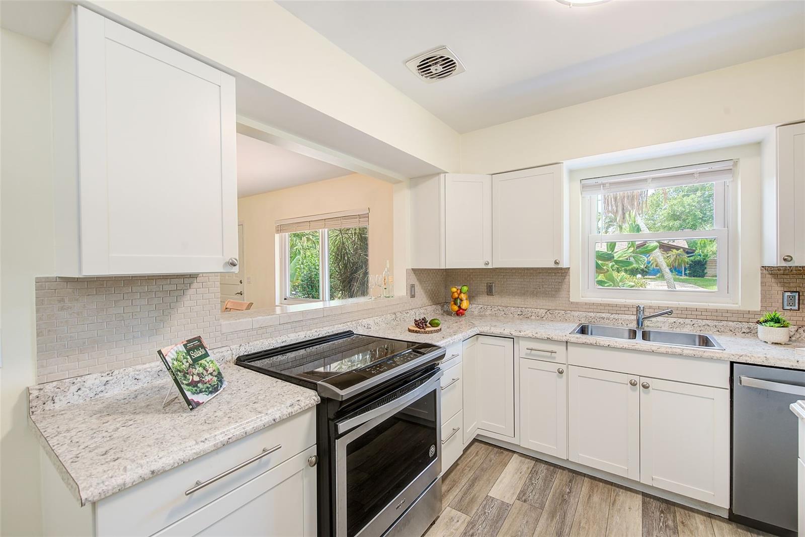 14079 VICTORIA RD, LARGO, FL, 33774