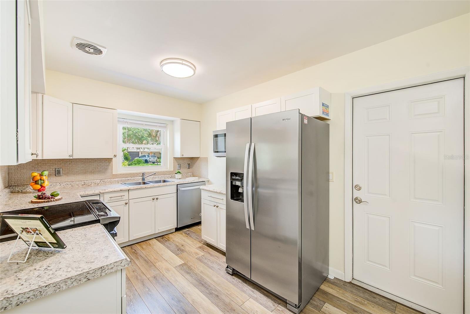 14079 VICTORIA RD, LARGO, FL, 33774
