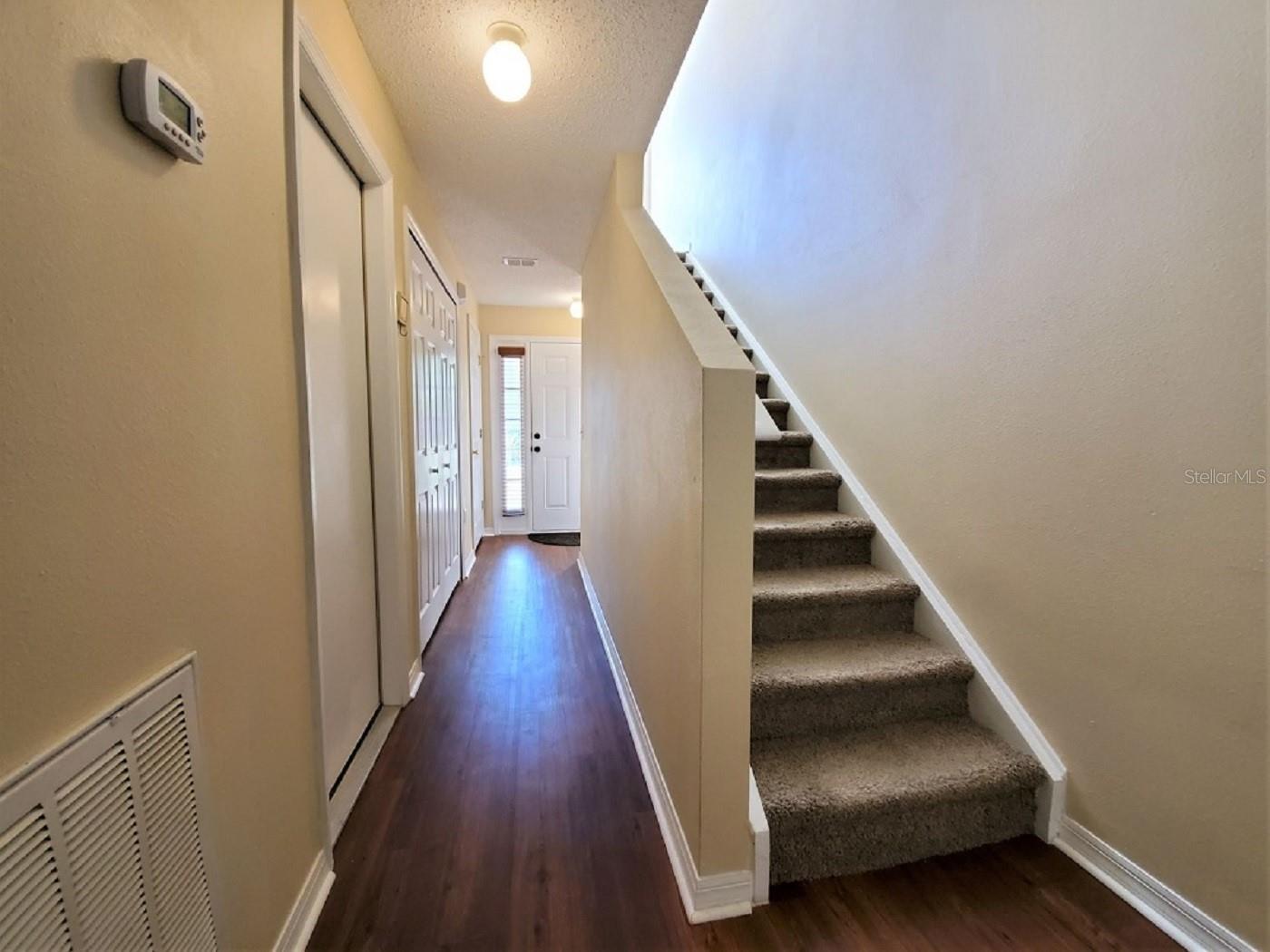 9870 ASHBURN LAKE DR, TAMPA, FL, 33610