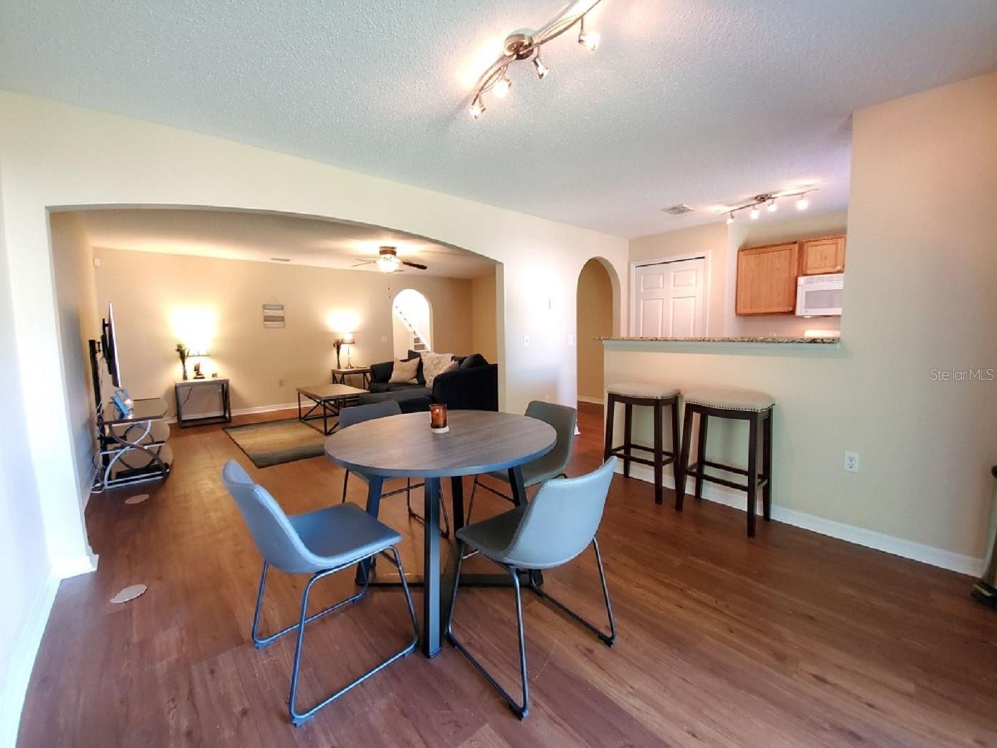 9870 ASHBURN LAKE DR, TAMPA, FL, 33610