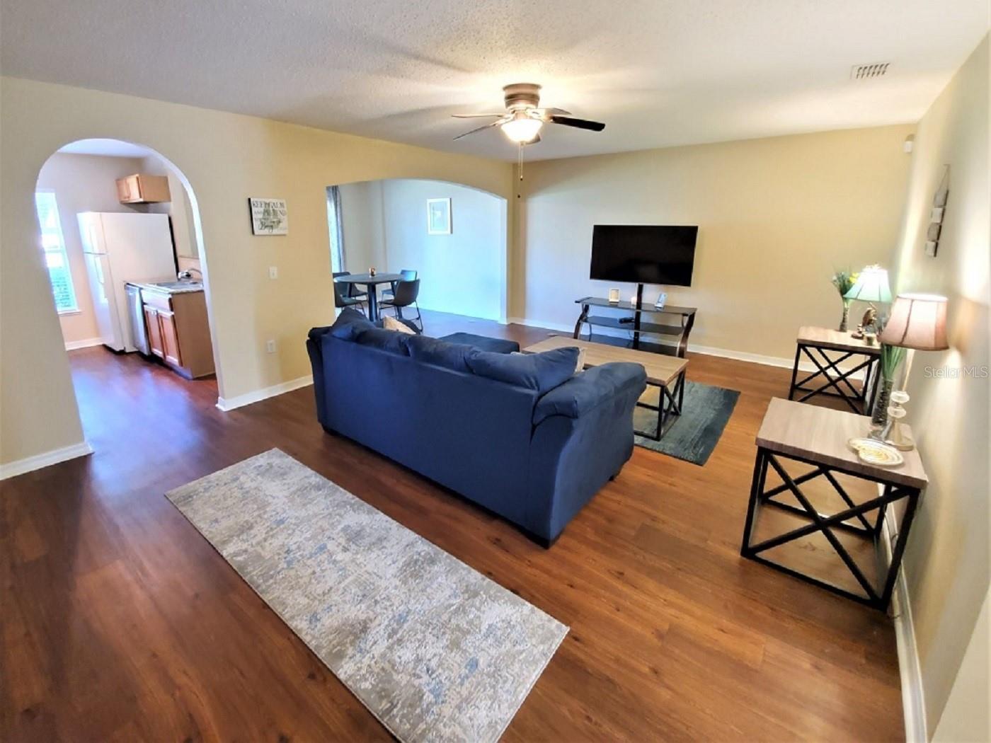 9870 ASHBURN LAKE DR, TAMPA, FL, 33610