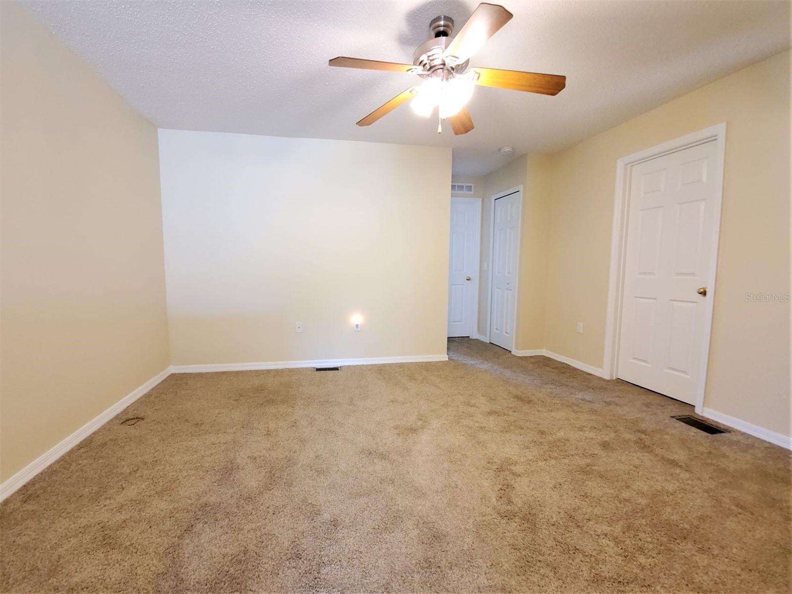 9870 ASHBURN LAKE DR, TAMPA, FL, 33610
