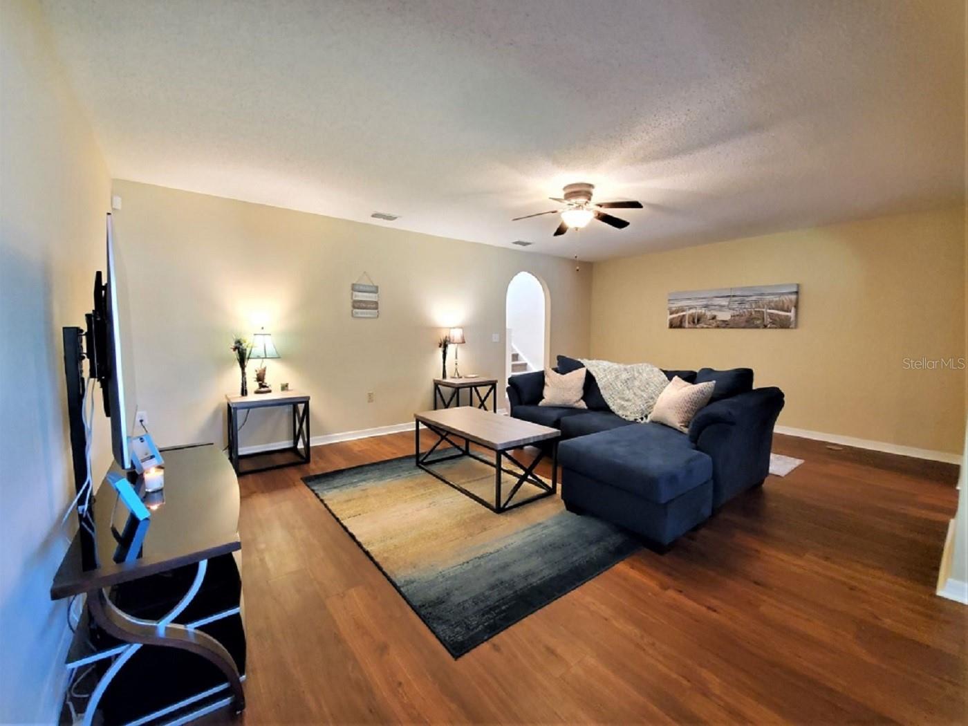 9870 ASHBURN LAKE DR, TAMPA, FL, 33610