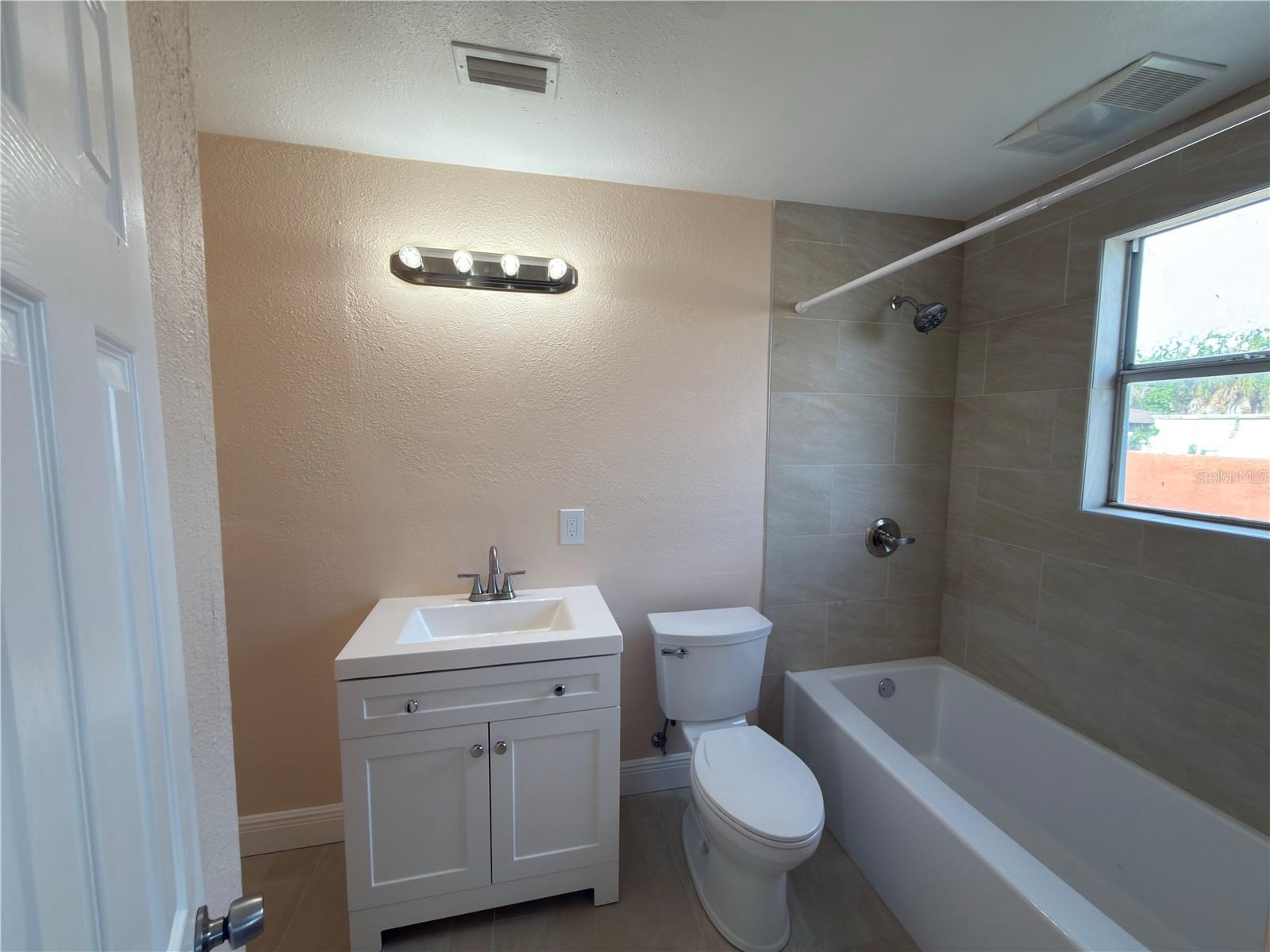 2514 W SAINT JOHN ST, TAMPA, FL, 33607