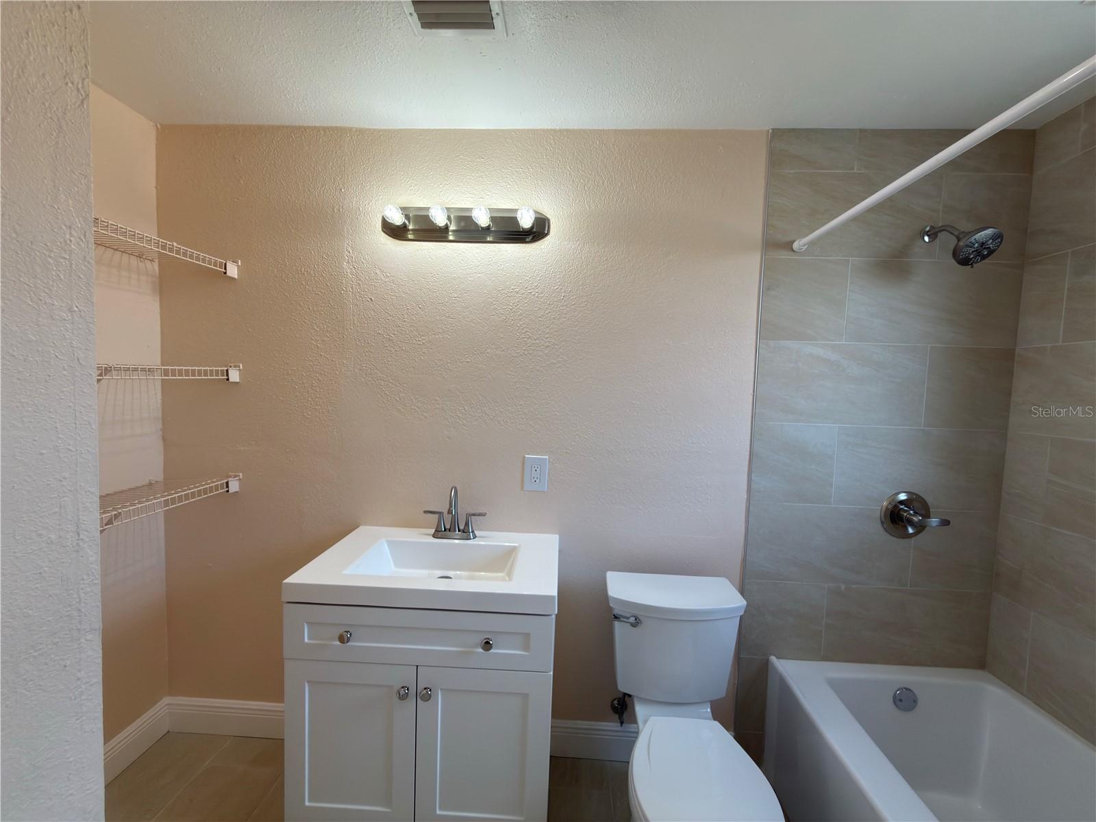 2514 W SAINT JOHN ST, TAMPA, FL, 33607
