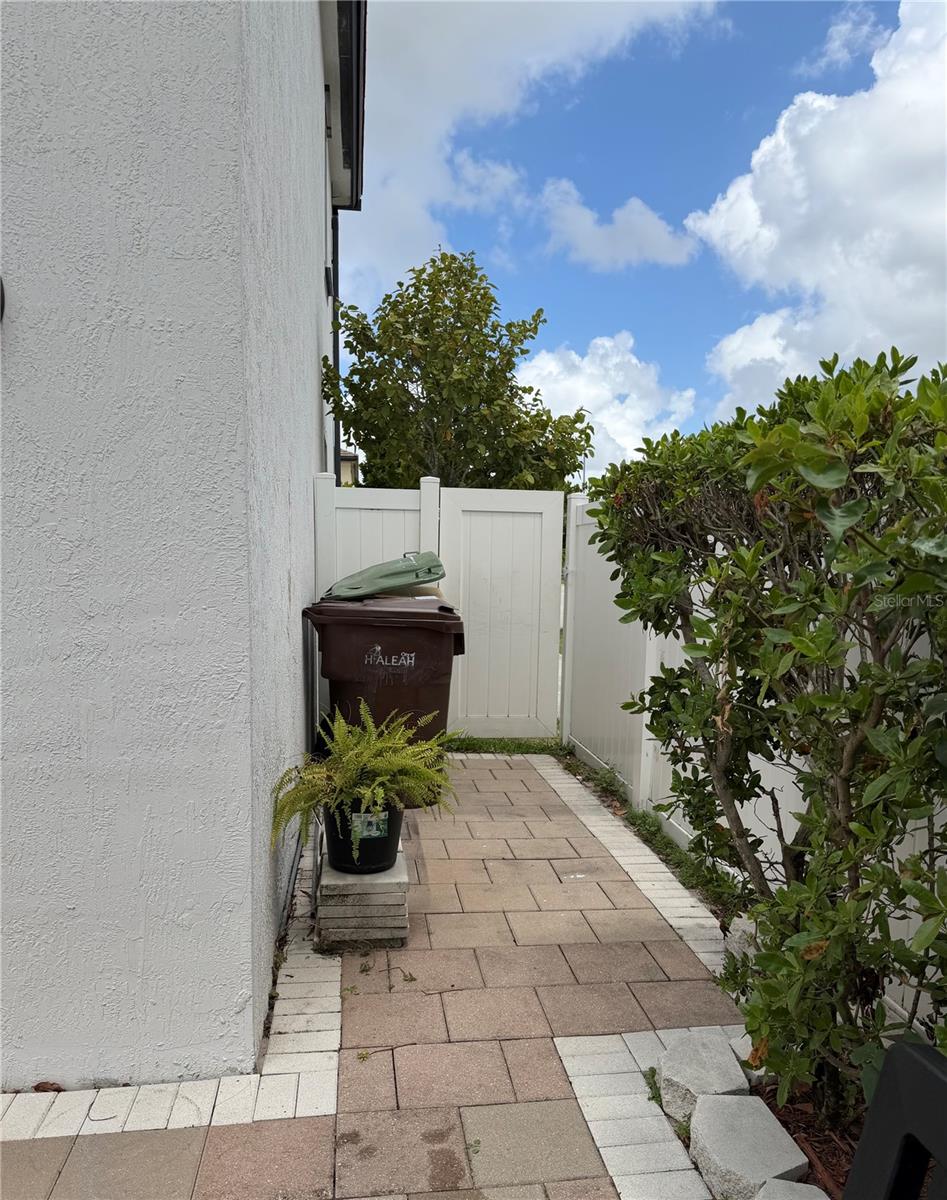 10306 W 33RD LN, HIALEAH, FL, 33018