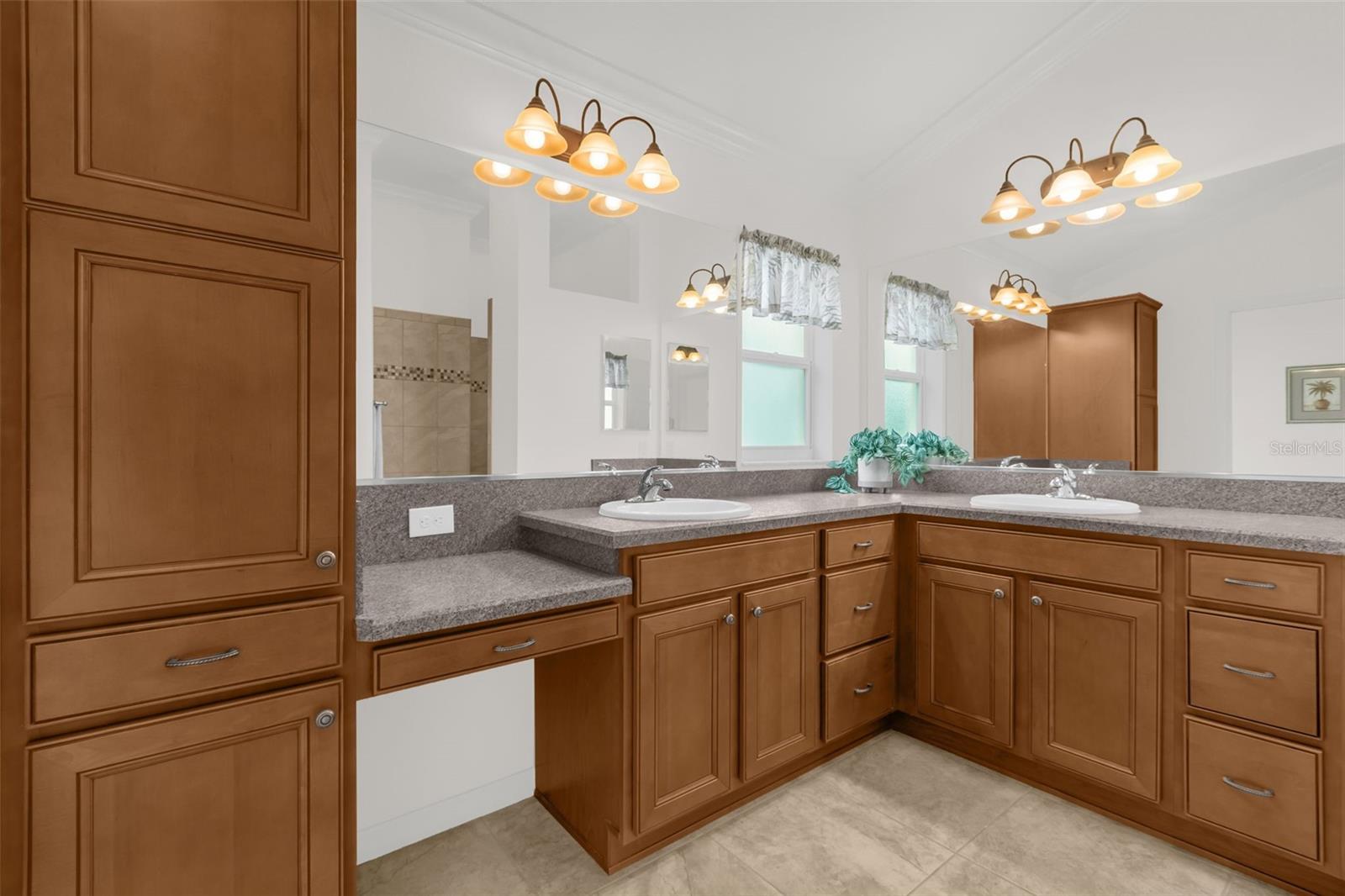 897 FOLKSTONE WAY, THE VILLAGES, FL, 32162