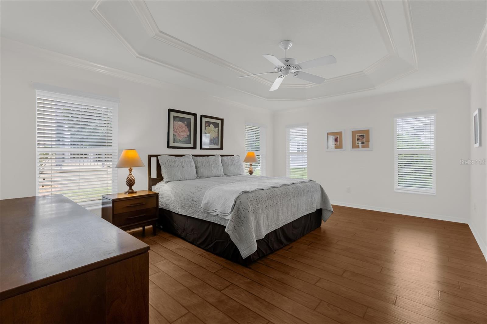 897 FOLKSTONE WAY, THE VILLAGES, FL, 32162