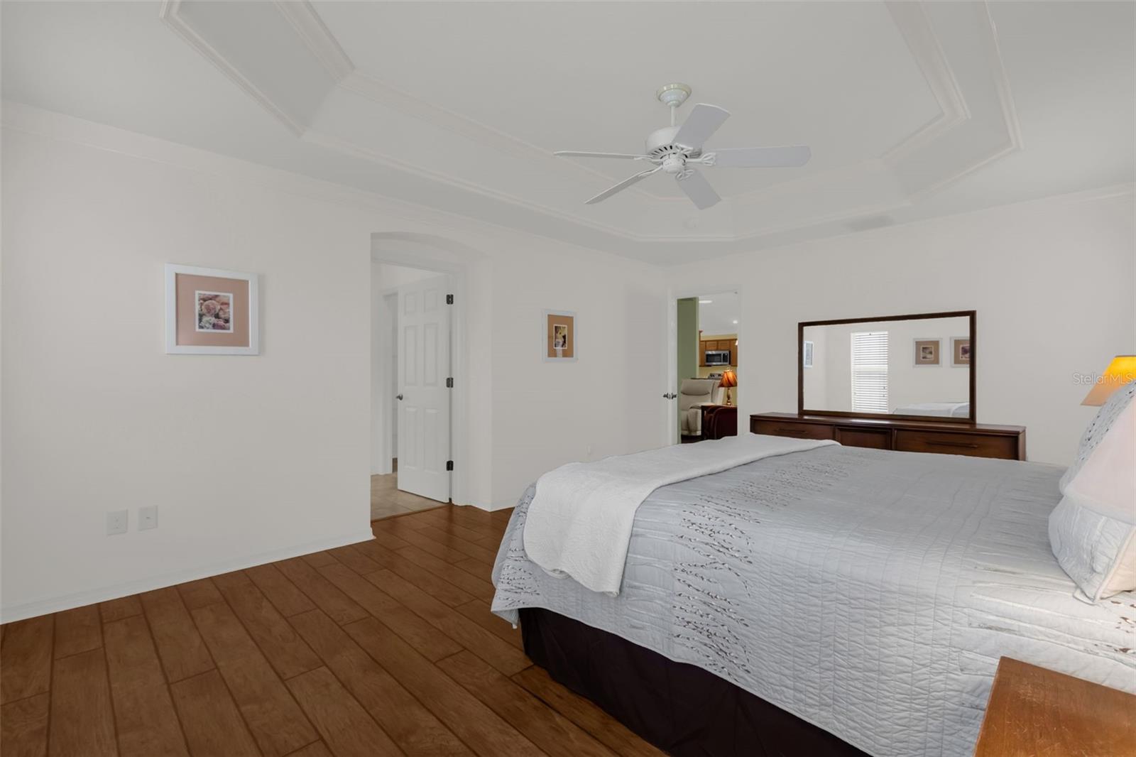 897 FOLKSTONE WAY, THE VILLAGES, FL, 32162