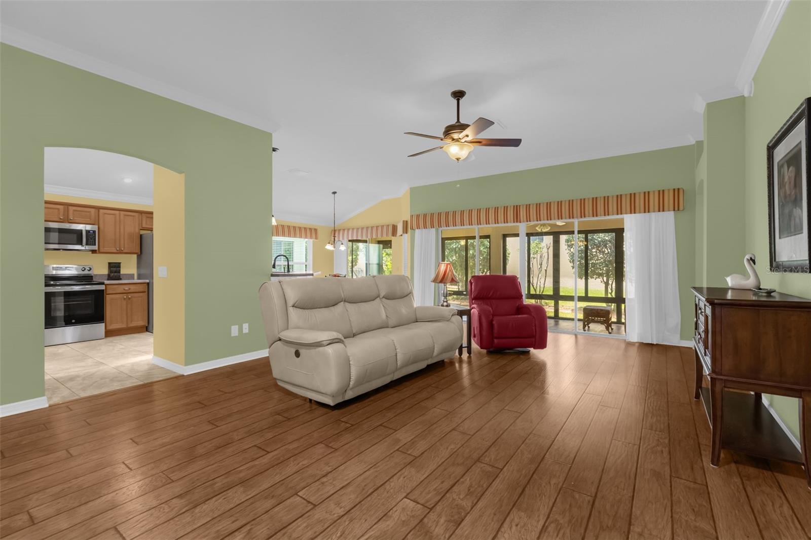 897 FOLKSTONE WAY, THE VILLAGES, FL, 32162