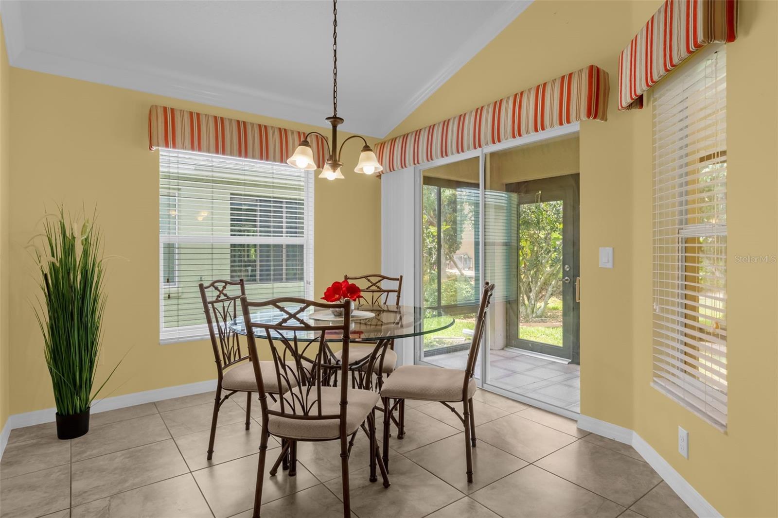 897 FOLKSTONE WAY, THE VILLAGES, FL, 32162
