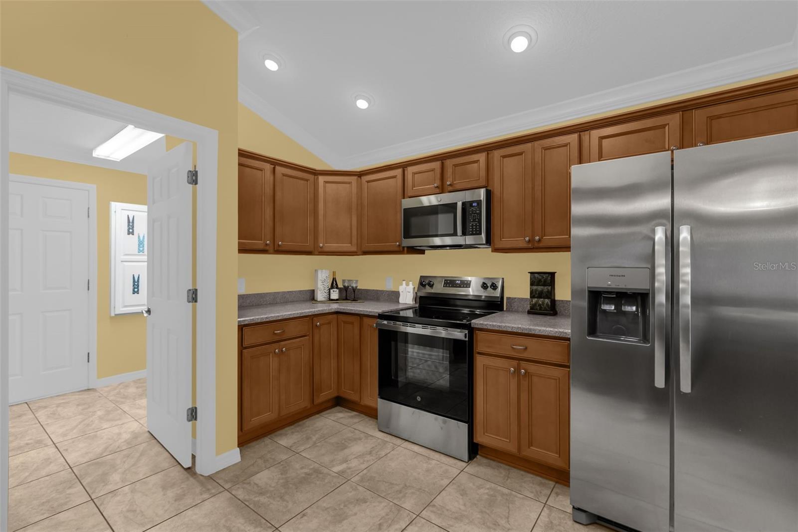 897 FOLKSTONE WAY, THE VILLAGES, FL, 32162