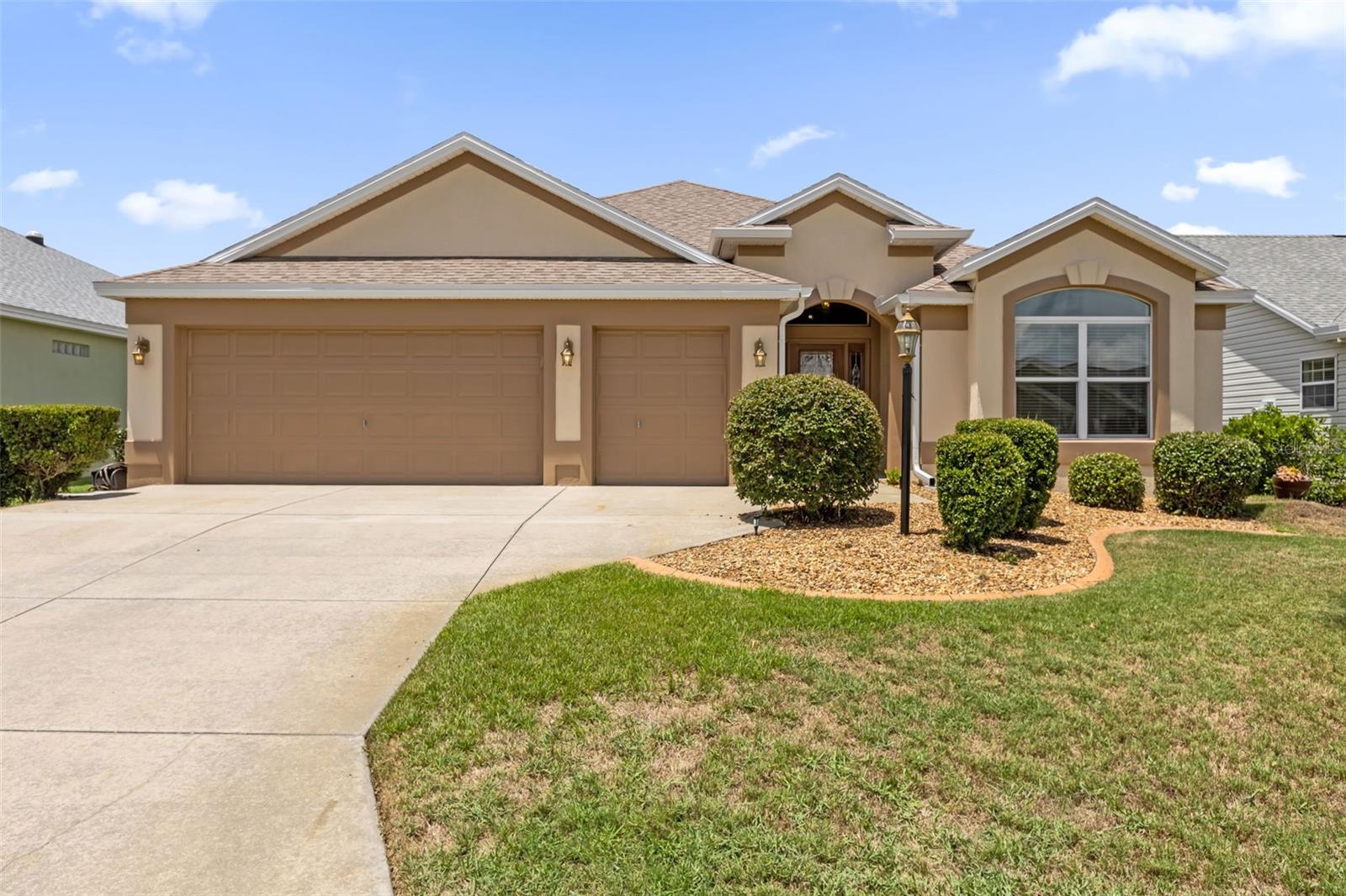 897 FOLKSTONE WAY, THE VILLAGES, FL, 32162