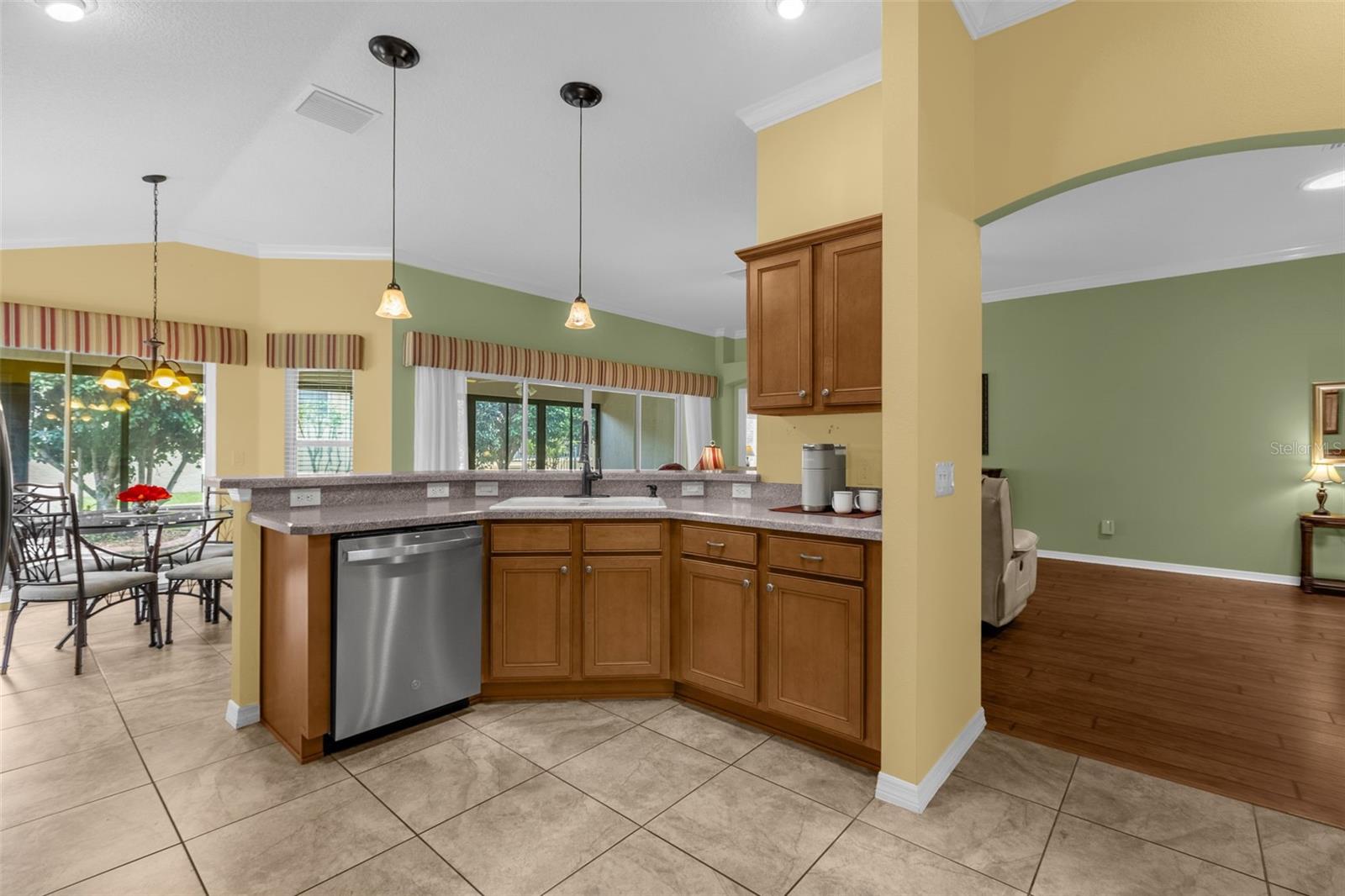 897 FOLKSTONE WAY, THE VILLAGES, FL, 32162