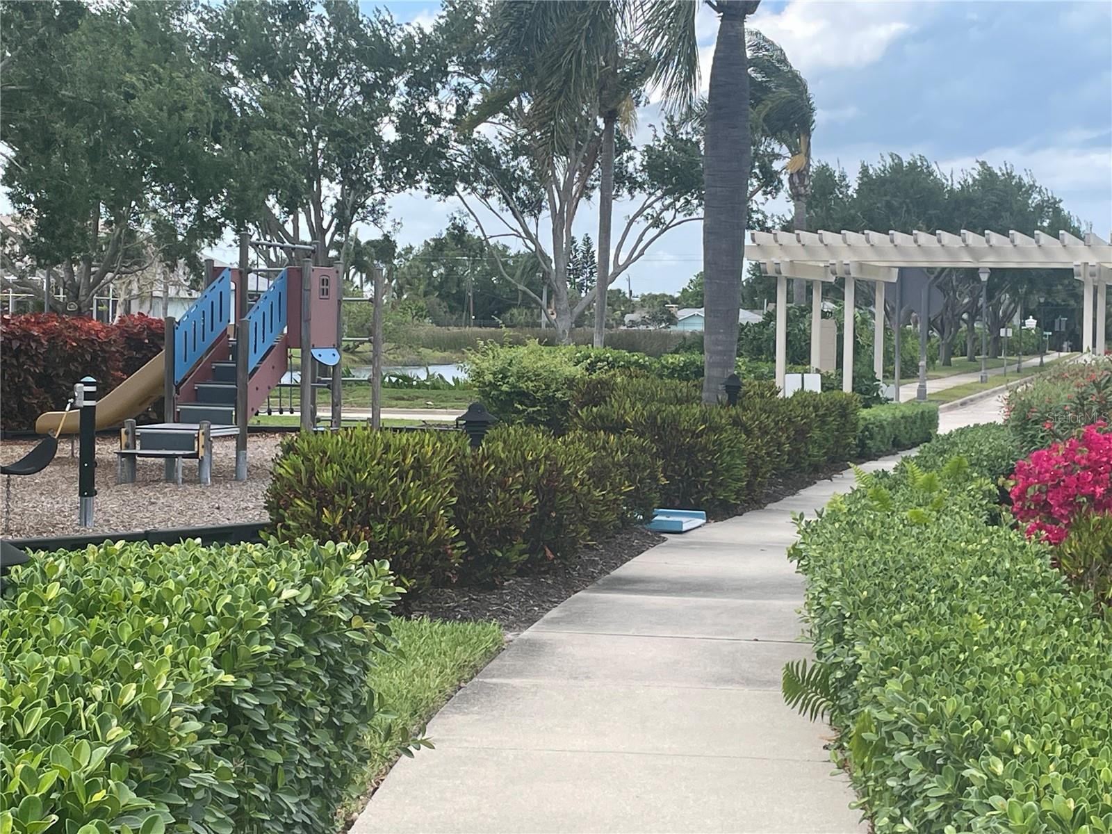8843 17TH AVENUE CIR NW, BRADENTON, FL, 34209