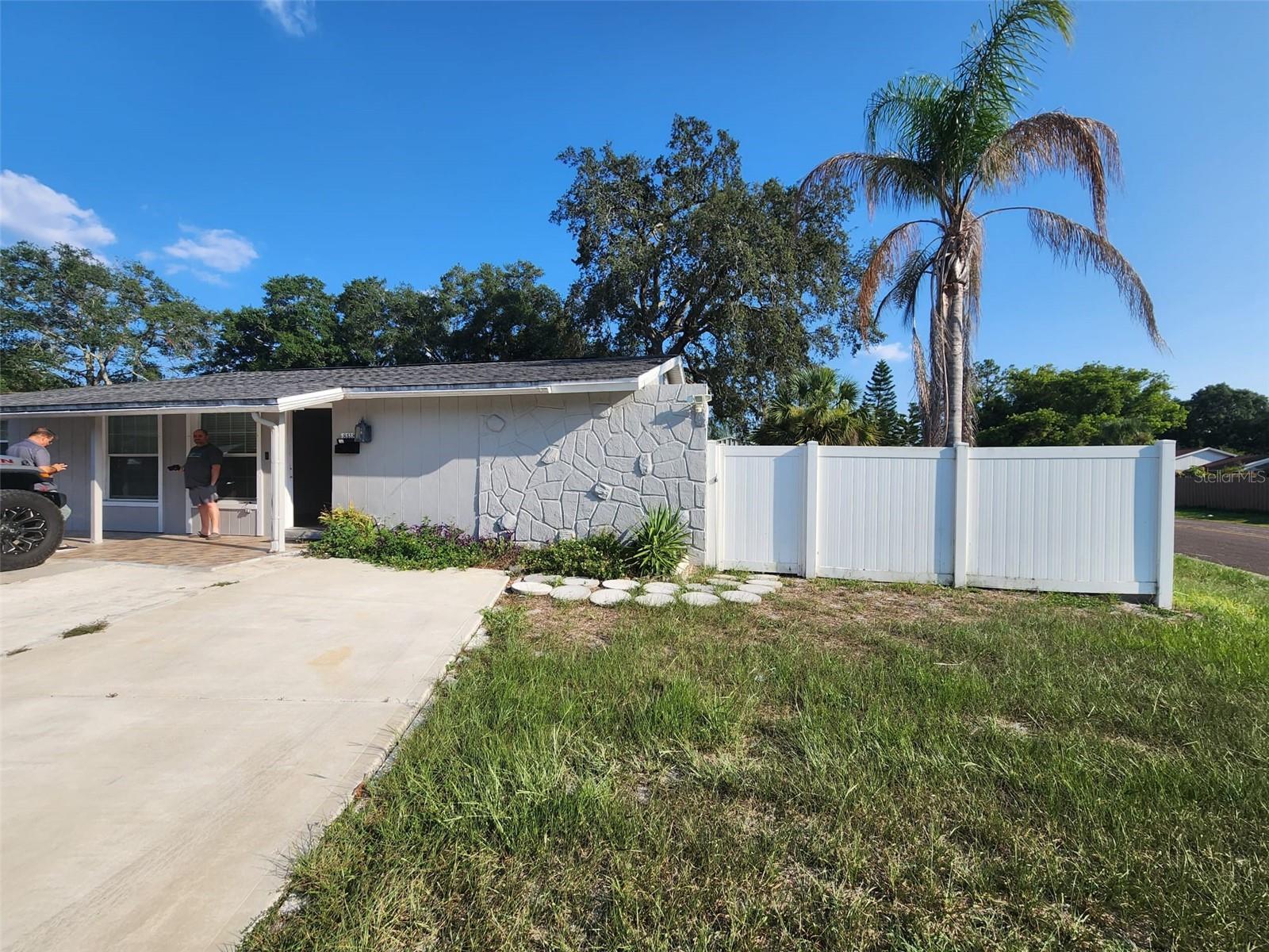 8518 WOODLAKE DR, TAMPA, FL, 33615