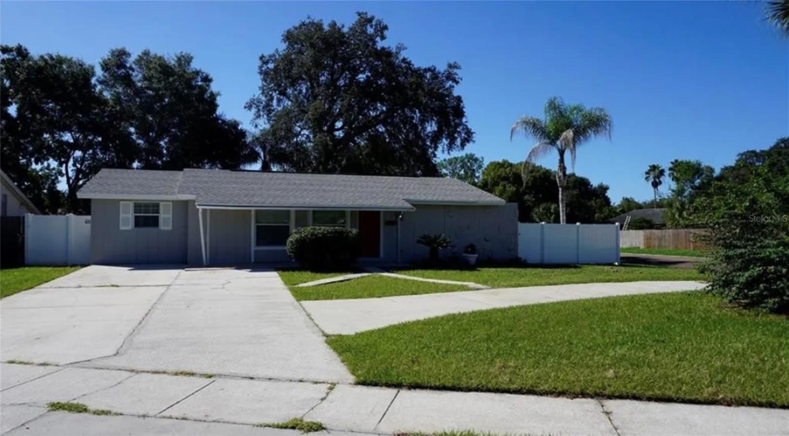 8518 WOODLAKE DR, TAMPA, FL, 33615