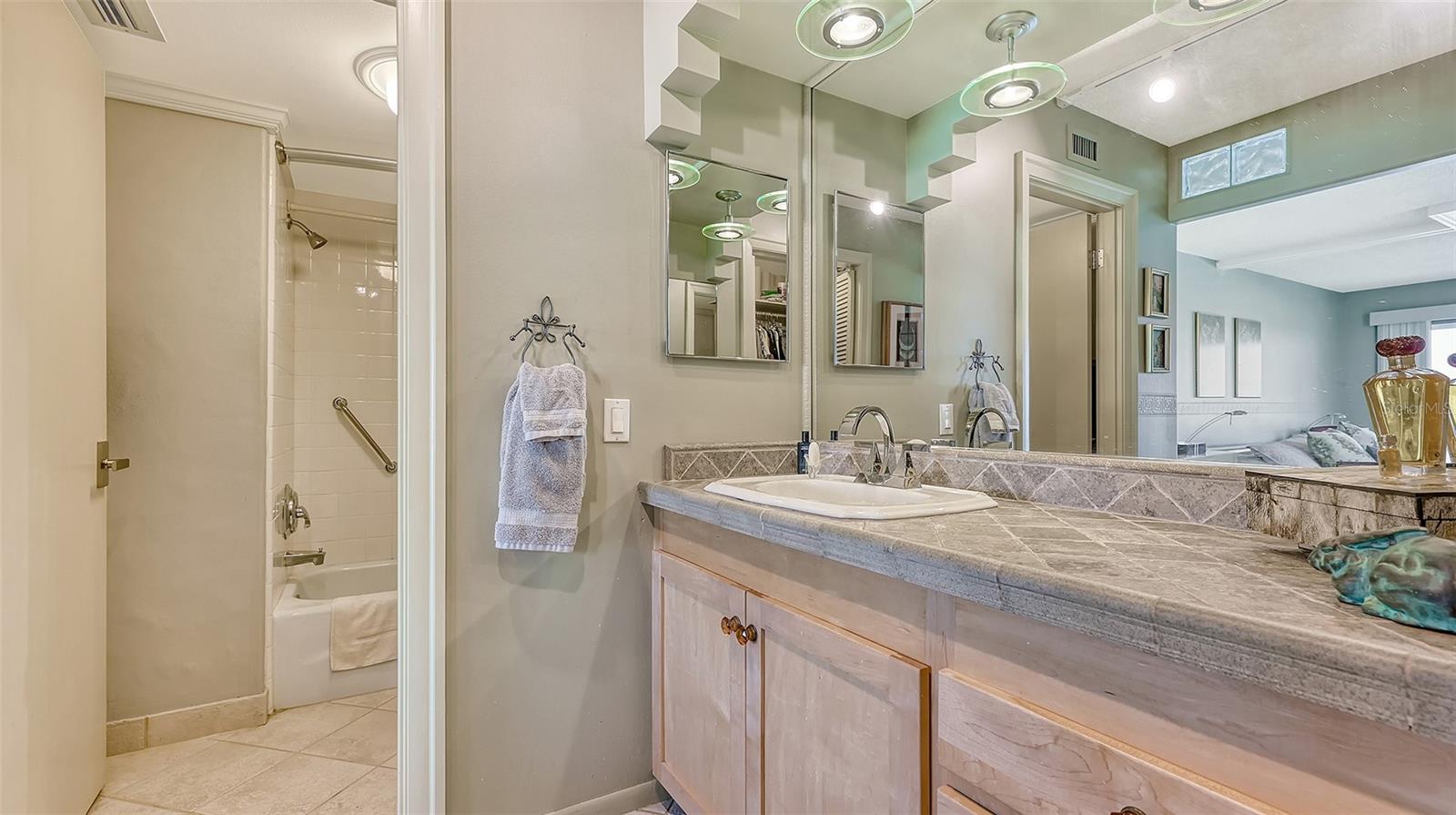 2301 GULF OF MEXICO DR #33N, LONGBOAT KEY, FL, 34228