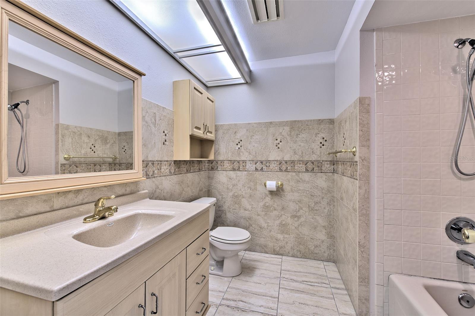 1704 CAPE BEND AVE, TAMPA, FL, 33613