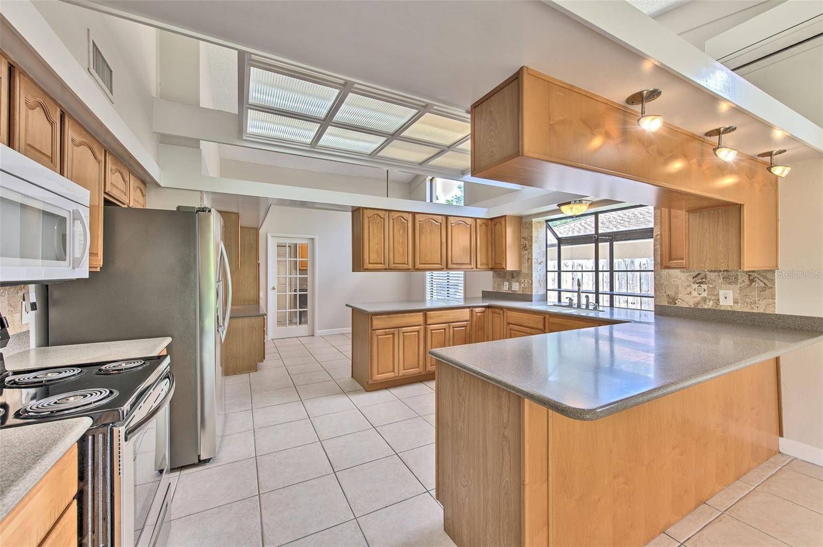 1704 CAPE BEND AVE, TAMPA, FL, 33613