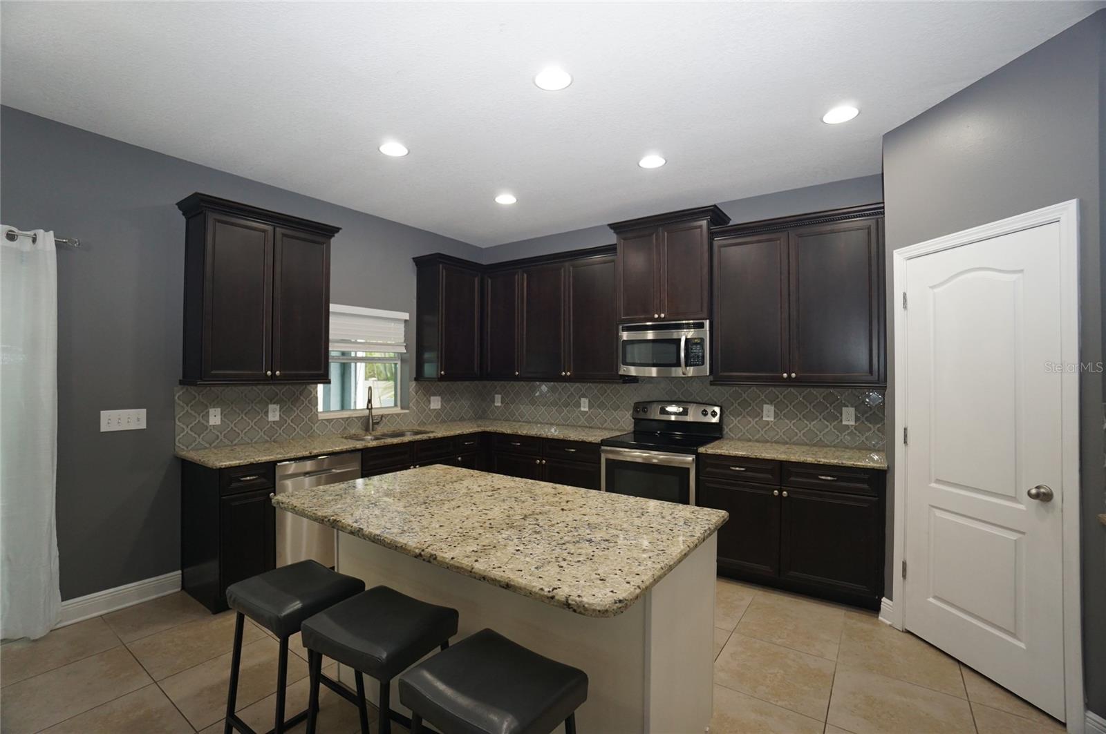 7303 S SHAMROCK RD, TAMPA, FL, 33616