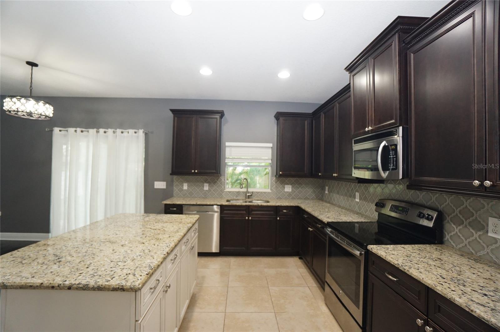7303 S SHAMROCK RD, TAMPA, FL, 33616