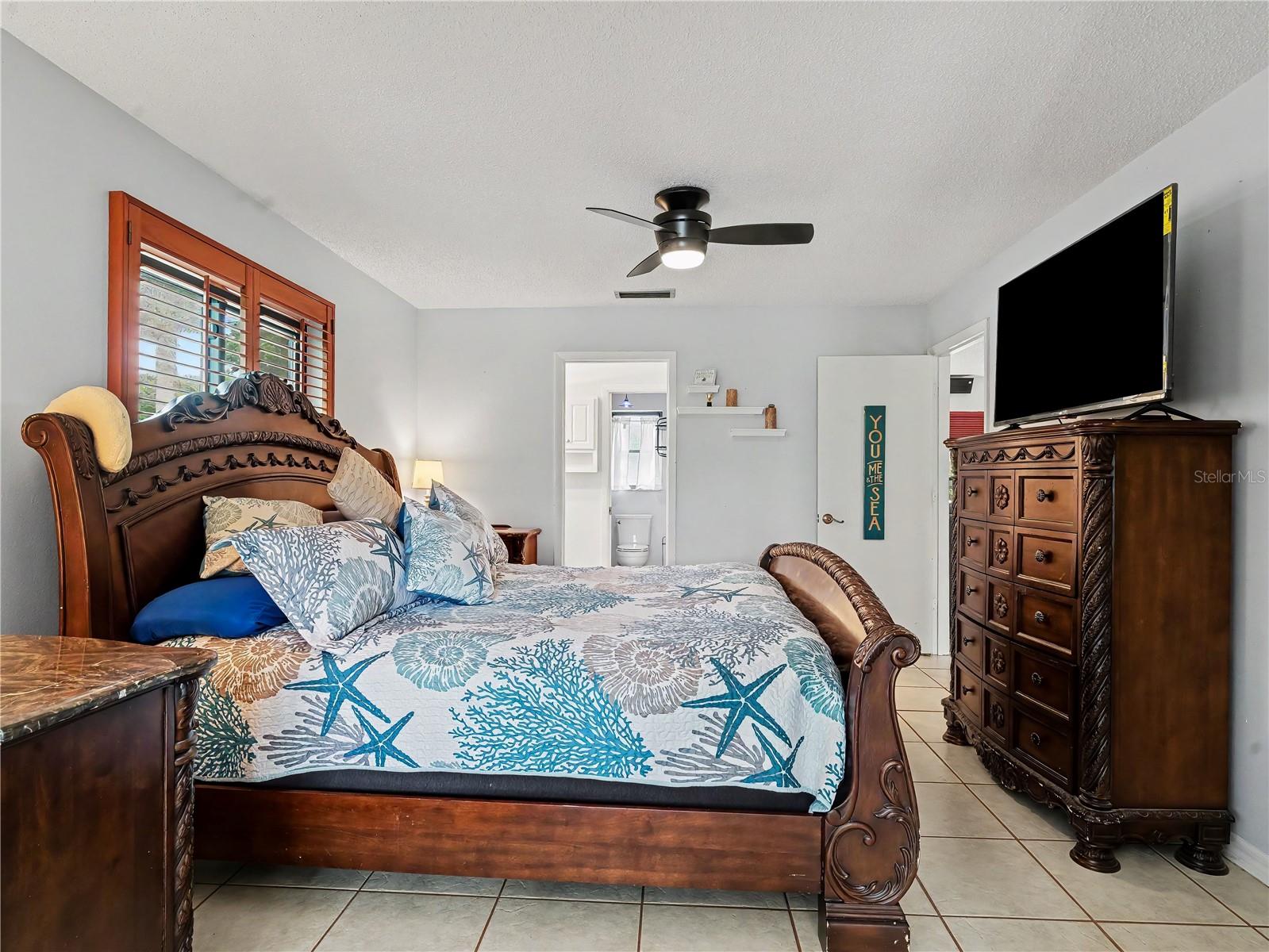 2320 LAKE SHORE DR, NOKOMIS, FL, 34275