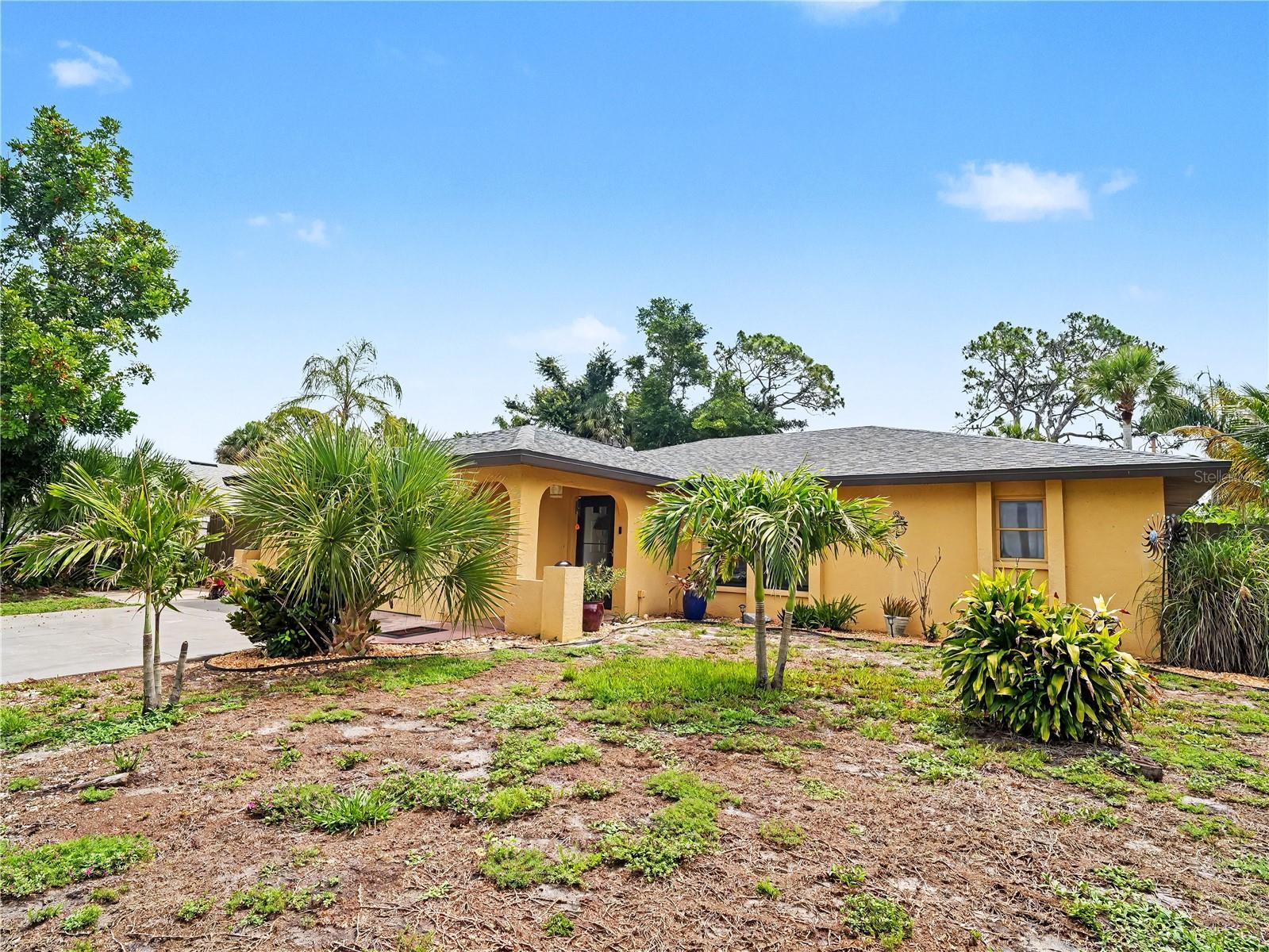 2320 LAKE SHORE DR, NOKOMIS, FL, 34275