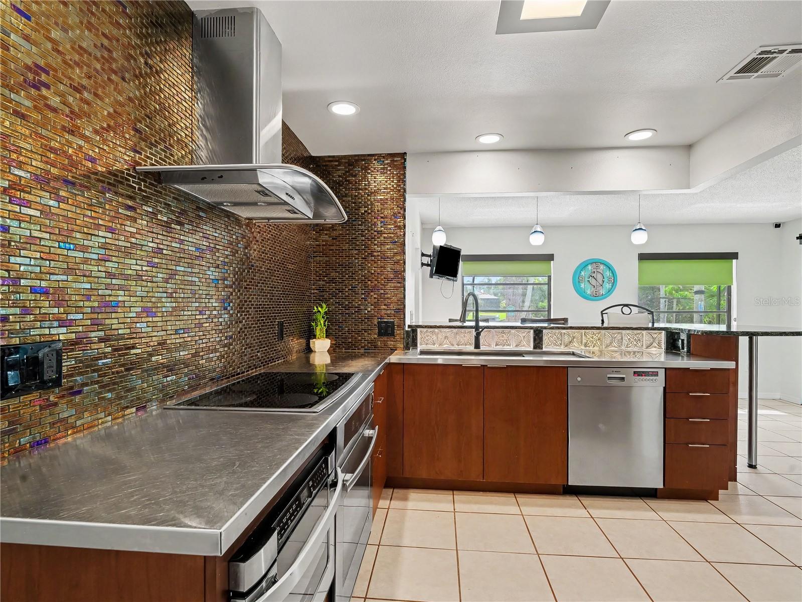 2320 LAKE SHORE DR, NOKOMIS, FL, 34275