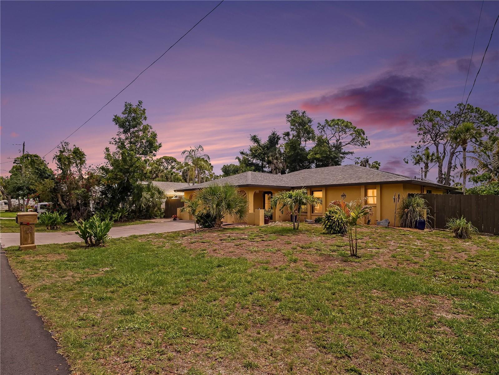 2320 LAKE SHORE DR, NOKOMIS, FL, 34275