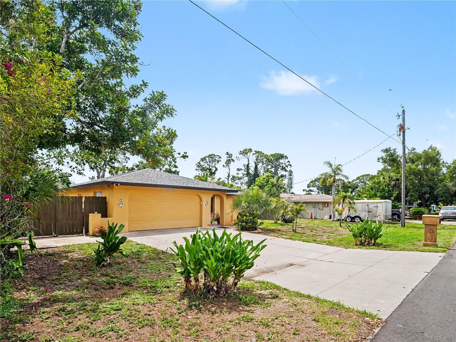 2320 LAKE SHORE DR, NOKOMIS, FL, 34275