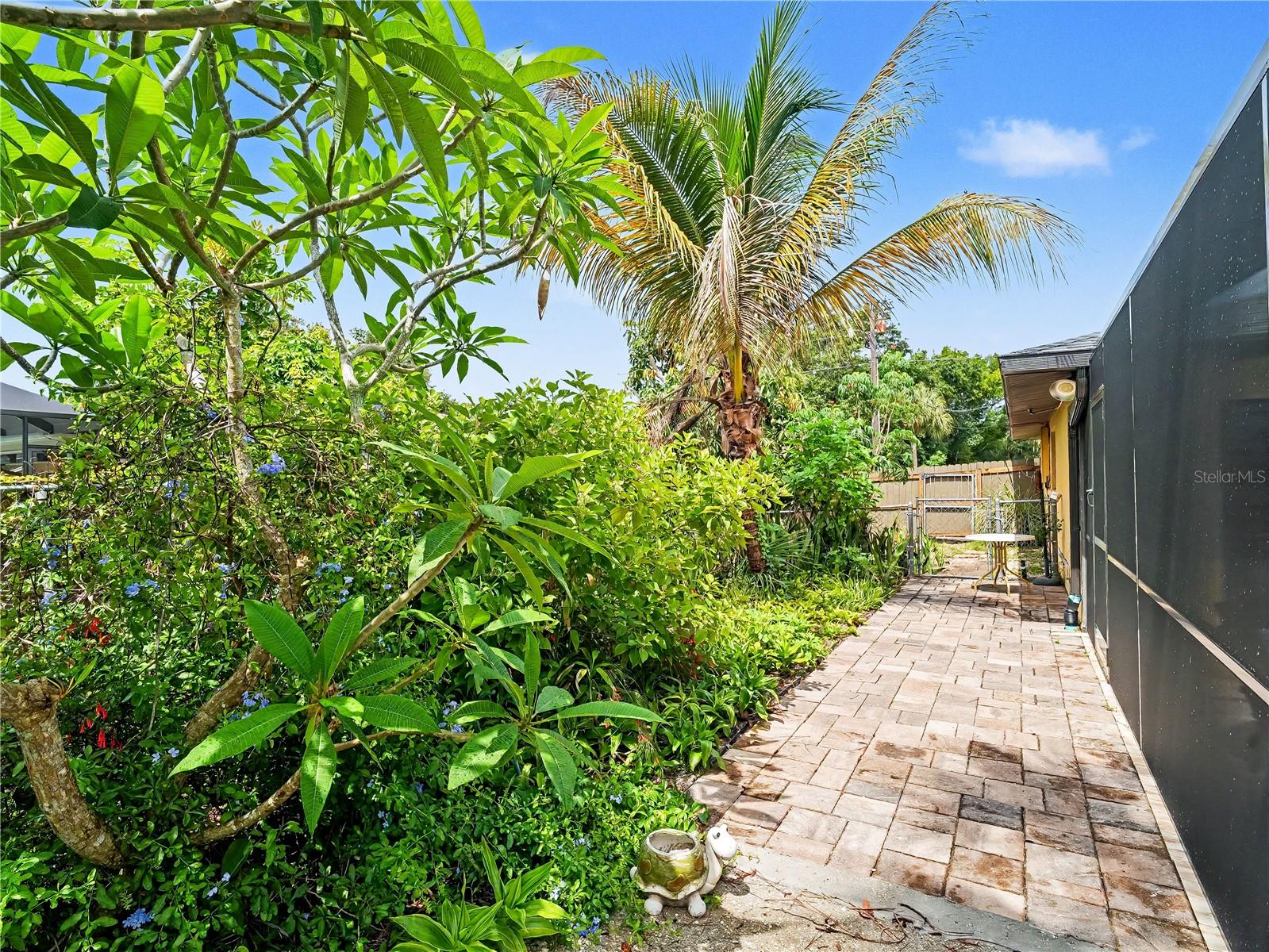2320 LAKE SHORE DR, NOKOMIS, FL, 34275