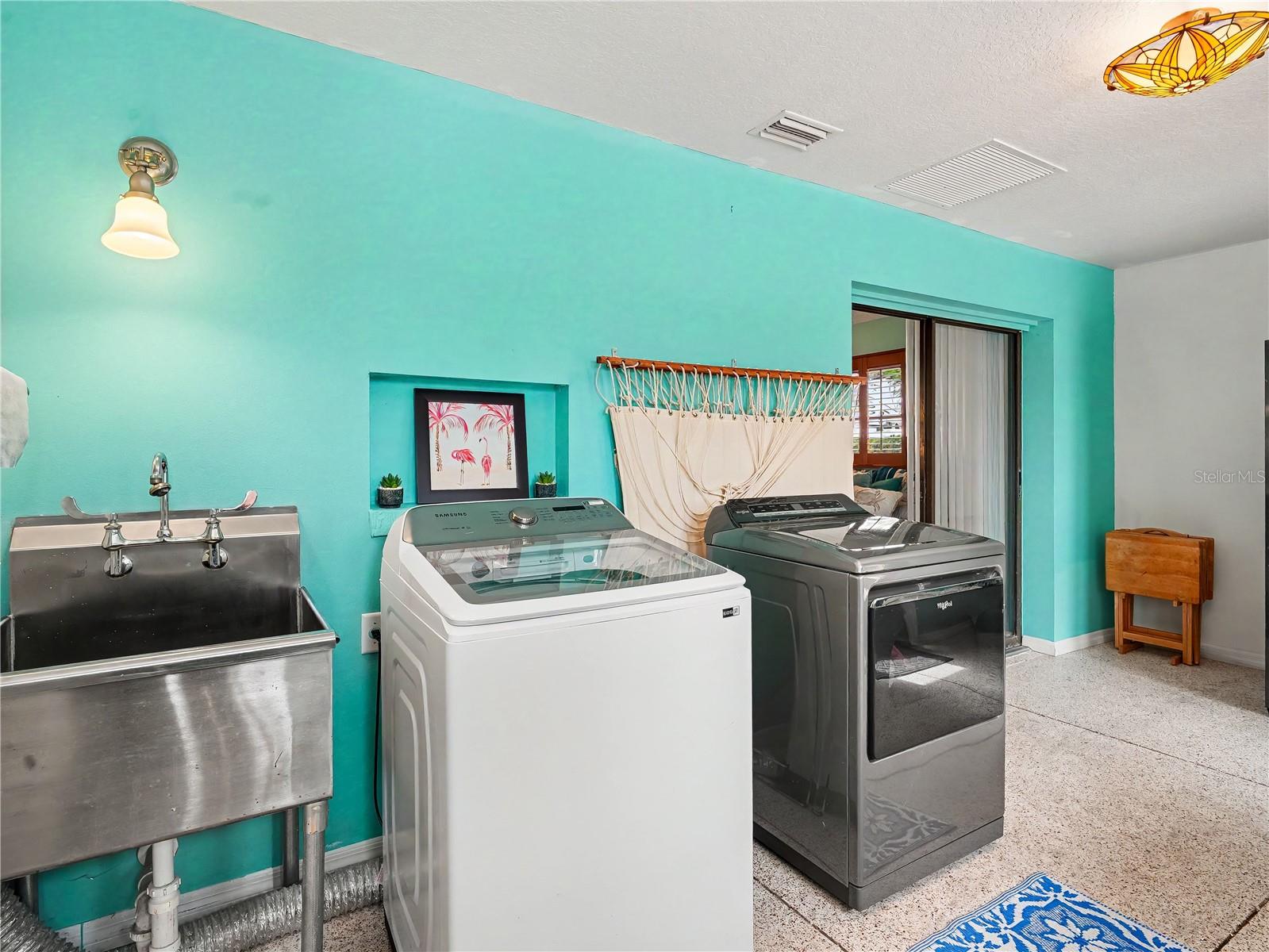 2320 LAKE SHORE DR, NOKOMIS, FL, 34275