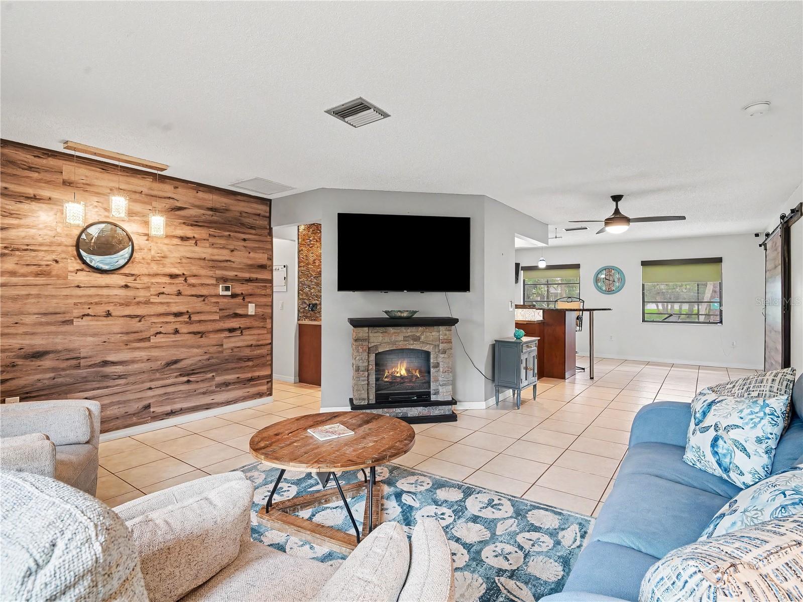 2320 LAKE SHORE DR, NOKOMIS, FL, 34275