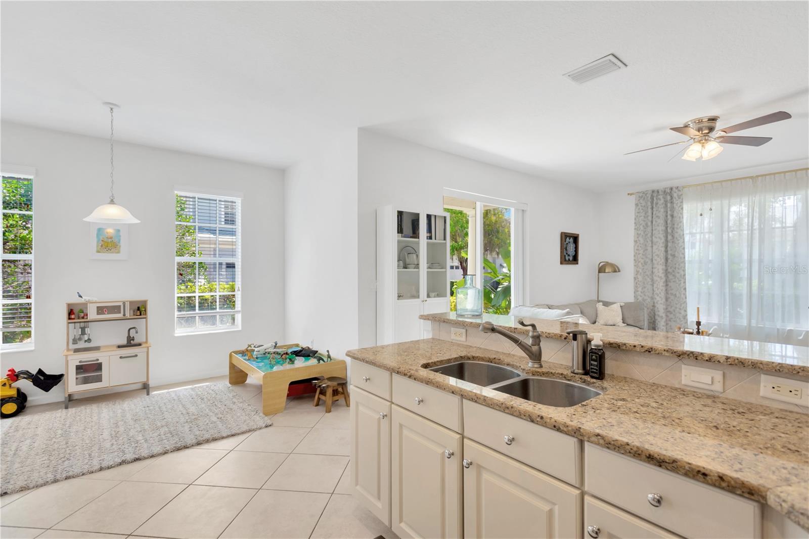 8307 MANOR CLUB CIR #1, TAMPA, FL, 33647
