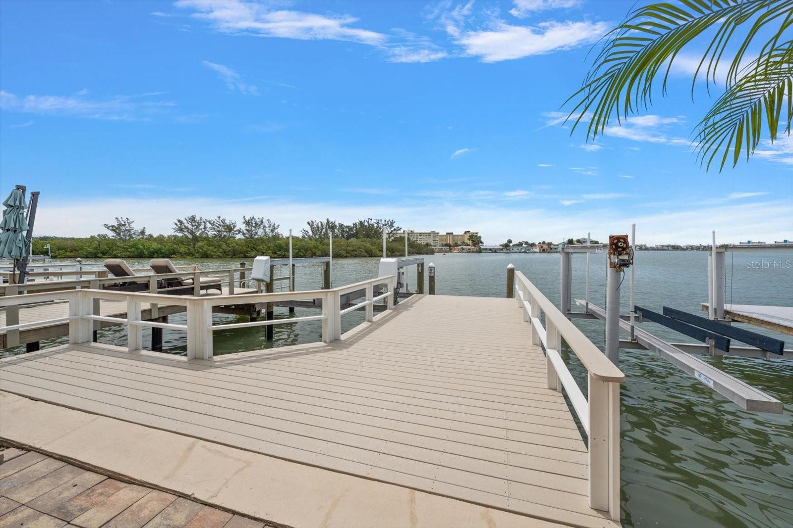 580 BOCA CIEGA POINT BLVD S #1, ST PETERSBURG, FL, 33708