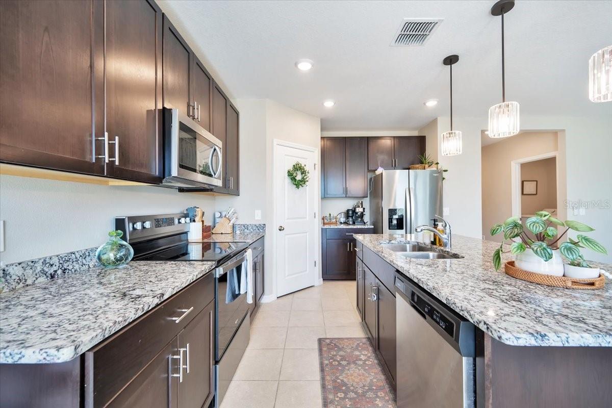 1006 OAK VALLEY DR, AUBURNDALE, FL, 33823