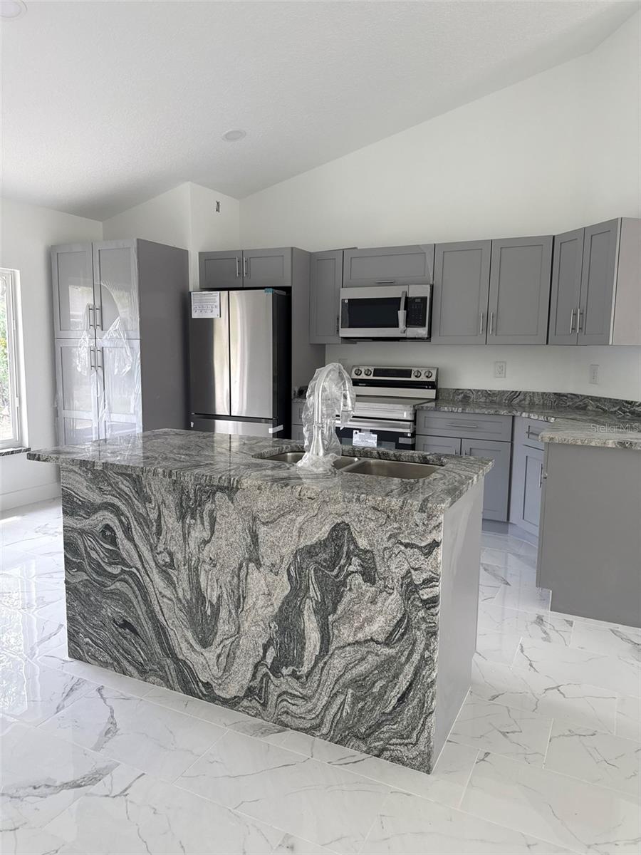 6807 SW 148TH PLACE RD, OCALA, FL, 34473