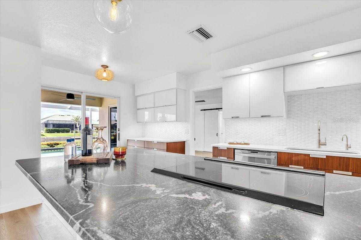 2839 VIA PALOMA DR, PUNTA GORDA, FL, 33950