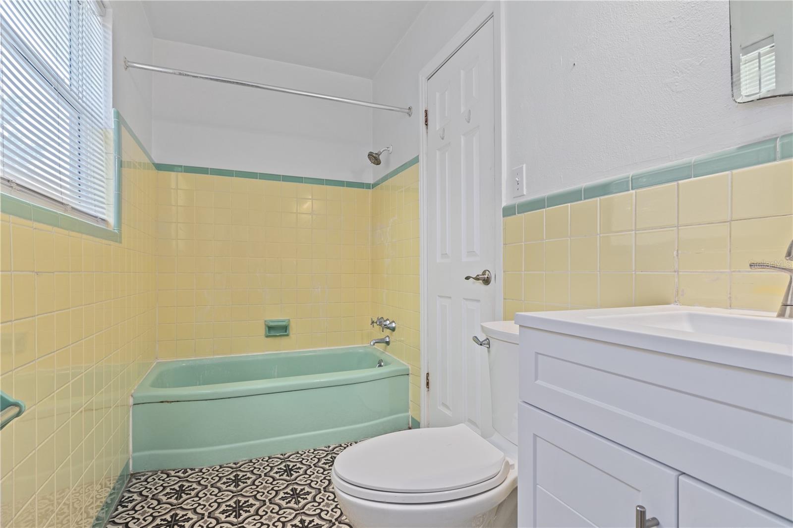 917 30TH AVE N, ST PETERSBURG, FL, 33704