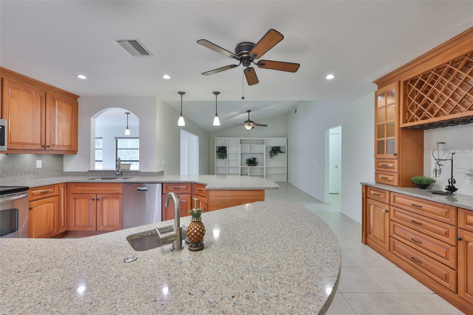 1819 NEW BEDFORD DR, SUN CITY CENTER, FL, 33573