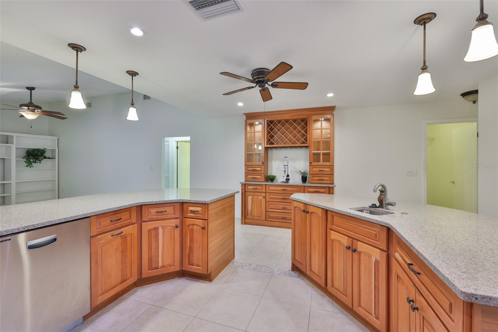 1819 NEW BEDFORD DR, SUN CITY CENTER, FL, 33573