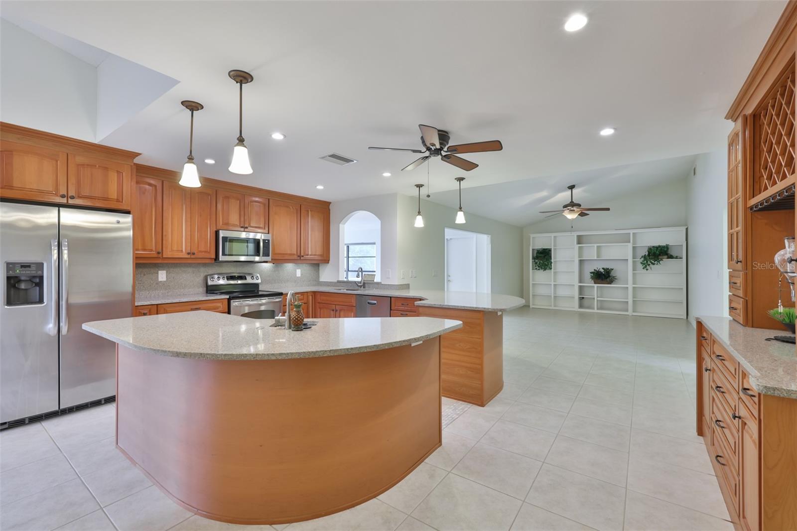 1819 NEW BEDFORD DR, SUN CITY CENTER, FL, 33573